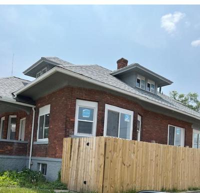 House w Separate 4 Private Bedrooms