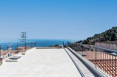 GuestHost - A Look of Taormina Apartments - a Few Steps from the Center