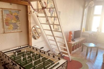 Bright 20sqm Room with Bay Window near Schönhauser Allee
