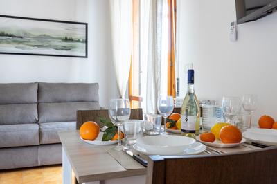 GuestHost - Pisa Cisanello - Comfy Apartment with Balcony!