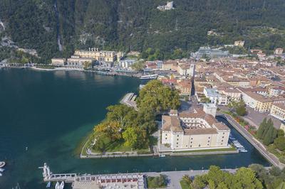 Casa Azzurra 150mt From Lake - Happy Rentals