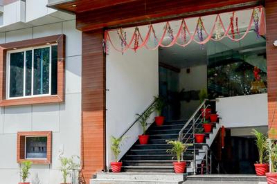 HOTEL AASTHA SHREE DHAM