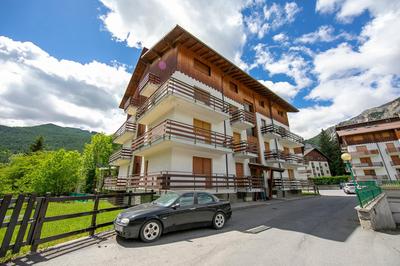 Bramé La Fam 32 few steps from skiing - Happy Rentals