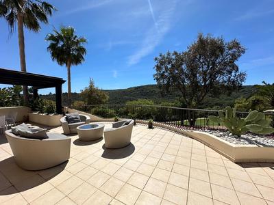 Spacious Apartment in San Roque Golf Club