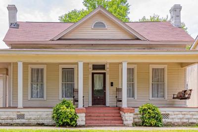 Wrap-Around Porch Uptown Stay-Pets Welcome!
