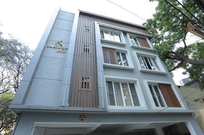 K LUXURY INN