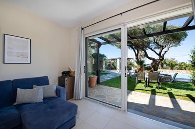 Gabriel apartment with a shared pool close to the beach