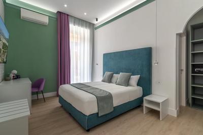 Lovelia: Sorrento Square Lovely Suite