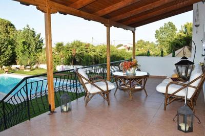 Villa John Dimeon Kato Achaia With Pool - Happy Rentals