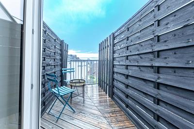 Penthouse Suites by JR City Apartments