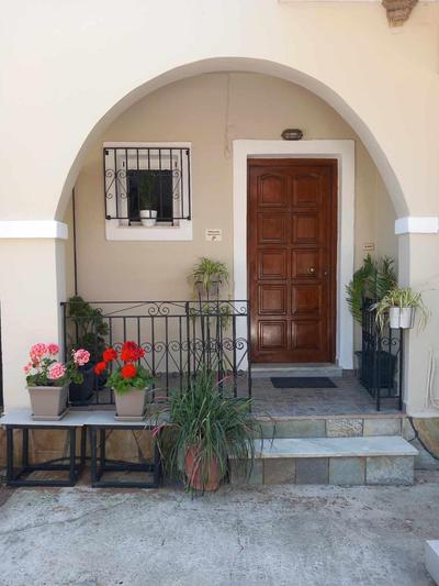 Robusto cosy apartment with garden near Corfu town