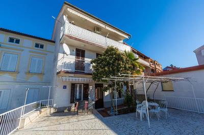 Schönes Appartement Mit Terrasse