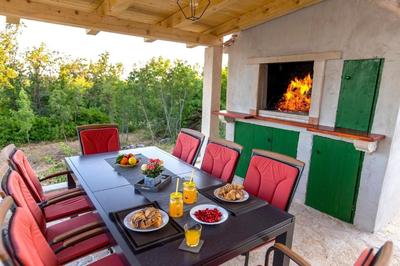 Ferienhaus In Opanci Mit Beheiztem Pool, Parkplatz