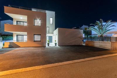 Haus In Novigrad Mit Privatem Pool