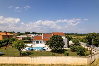 Ferienhaus mit Privatpool für 8 Personen ca 250 qm in Šišan, Istrien Südküste von Istrien