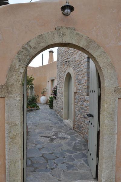 Domus Arch Stone House