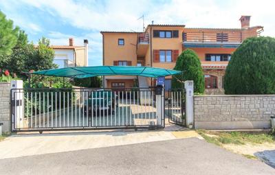Haus In Vinkuran Mit Pool Und Bergblick