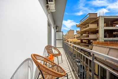 New suite near the metro for budget price!