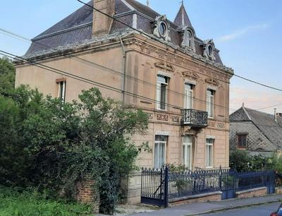 Le Petit Chateau