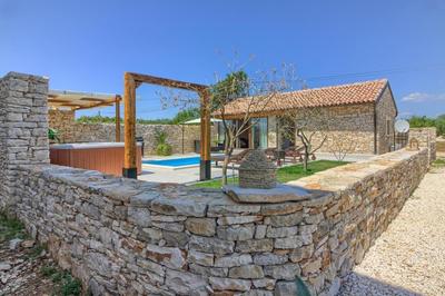 Ferienhaus mit Privatpool für 4 Personen ca 60 qm in Šišan, Istrien Südküste von Istrien