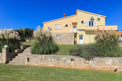 Ferienhaus mit Privatpool für 8 Personen ca 210 qm in Pavicini, Istrien Südküste von Istrien
