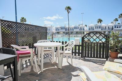 Delightful Bungalow Playmar: Comfort and Convenience in Maspalomas, Steps Away from Shopping Centers and Beaches