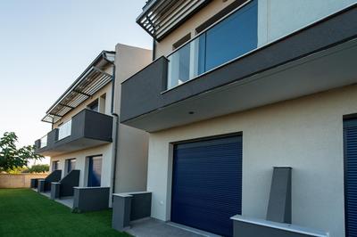Oasis Apartments, Billede 2