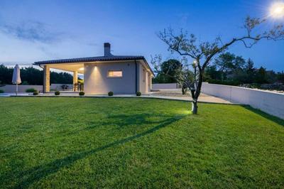Ferienhaus mit Privatpool für 6 Personen ca 110 qm in Belavici, Istrien Bucht von Raša