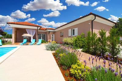 Ferienhaus mit Privatpool für 8 Personen ca 134 qm in Pula-Fondole, Istrien Istrische Riviera
