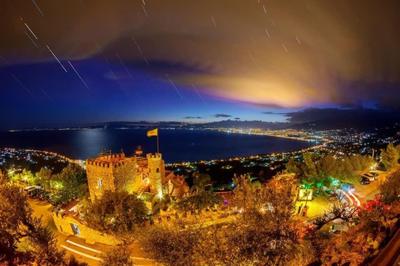 Seaside Family Haven - Avia's Spacious Getaway