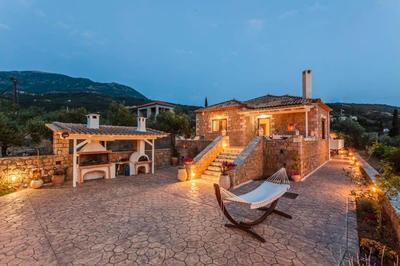 Mani's Aura Seaside - Paradise Villa With Garden