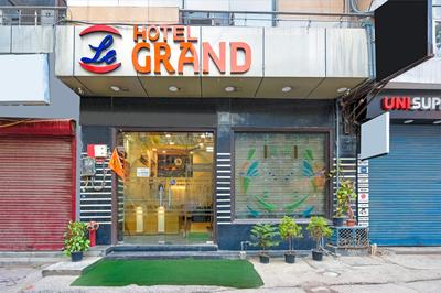 Hotel Le Grand Roof Top Restaurant - Walk-in from RK Ashram Metro Station