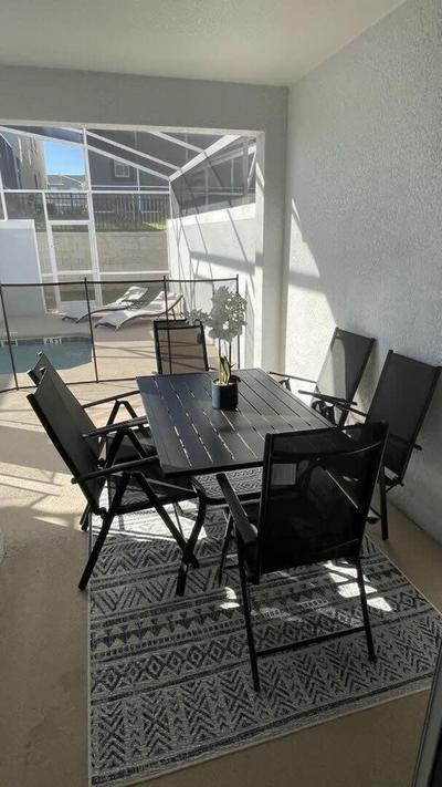 Beautiful Relaxing 4 Bed Town Home with Pool-1094S