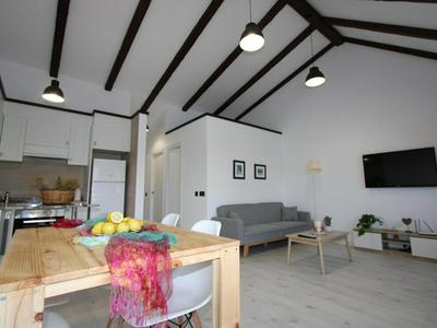 Apartamento junto al mar con wifi gratuito, aire acondicionado opcional, mascotas permitidas. - ES-184-56