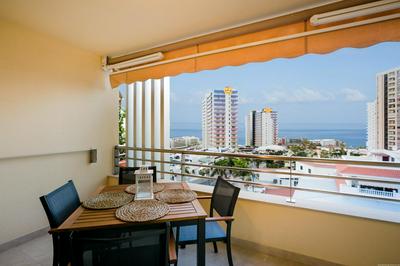 422 Quiet, beautiful flat with sea view