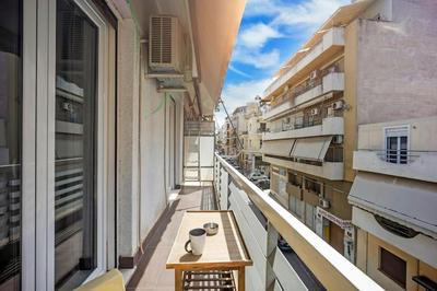 Apartment in the Middle of Everything