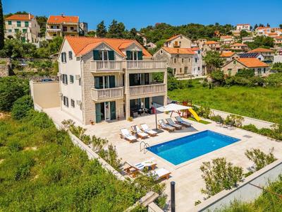 Ferienhaus für 16 Personen in Splitska, Dalmatien