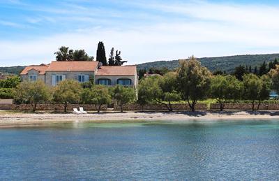 Luxury Beachfront Villa Casa Mare with private heated pool and gym right at the beach in Mirca - Brac