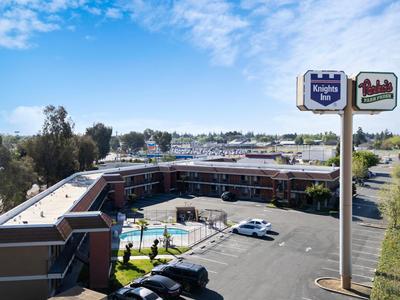 Knights Inn Madera