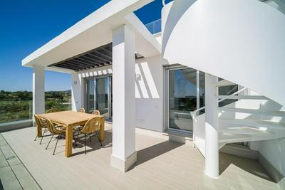 CONTEMPORARY PENTHOUSE SUNSET + SEA VIEW RESORT PARKING