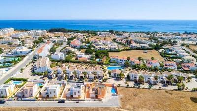 Villa Habitate - pool fence & heating beach bars