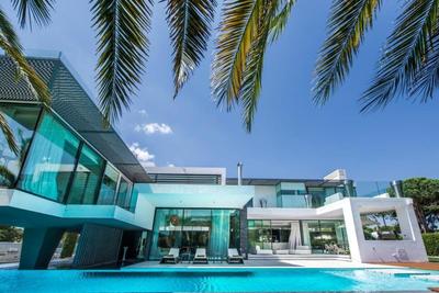 Villa Orla Deluxe Luxury Villa with geo-thermal swimming pool
