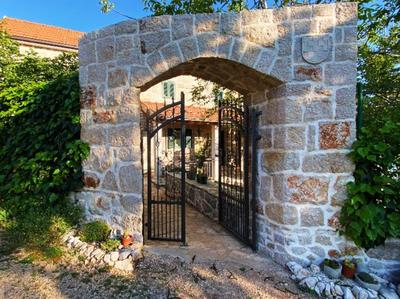 Holiday home Bilini Dvori - house with swimming pool