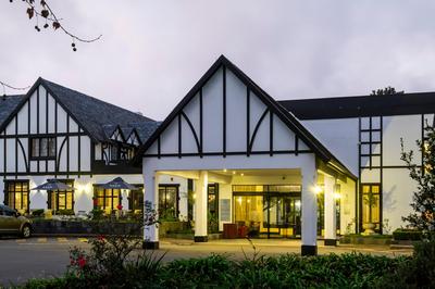 Hilton Homestead by ANEW