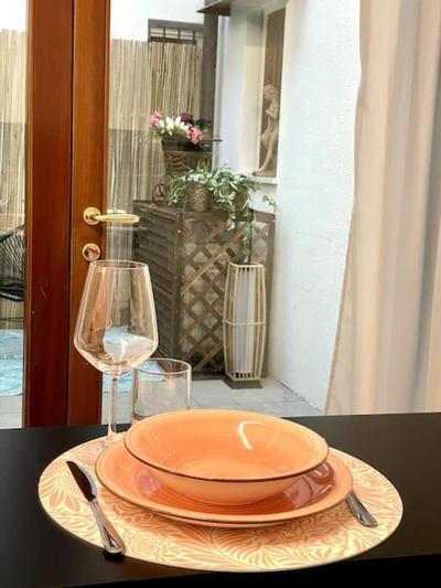 Locatelli Apartments - Patio Living "Cordyline"