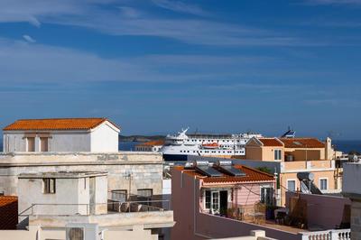 Mimoza Ermoupolis Family Home