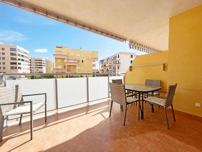 Global Vacacional, Piso práctico, con terraza y piscina en la playa de Canet