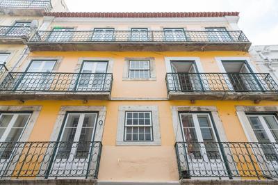 Alfama Central Apt With Open Air - Up to 30 guests