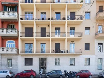 The Best Rent – Bright three-bedroom apartment along the Tiber River