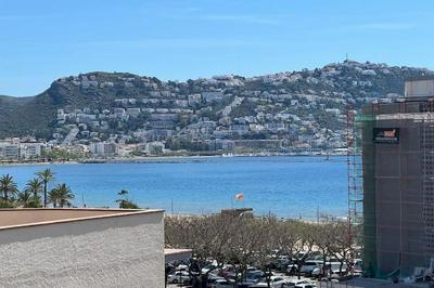 Bonito dúplex con vista mar y aparcamiento AV-02